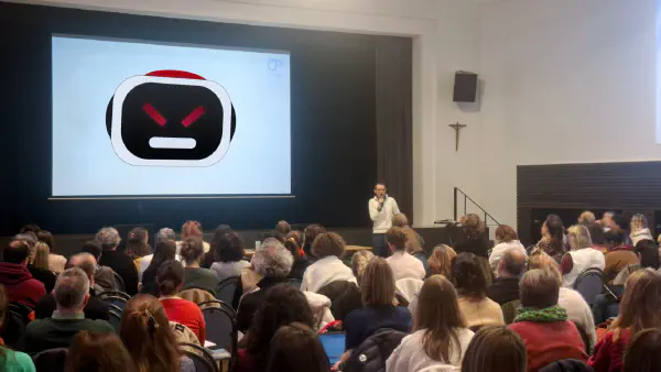 Sombre IA devant l'école escale